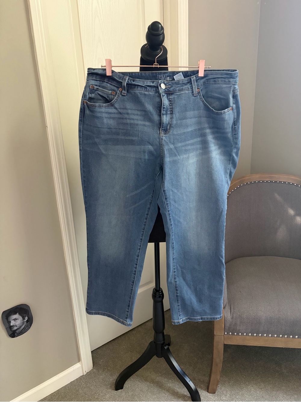 Time and Tru Women's Light Blue Cropped Jeans